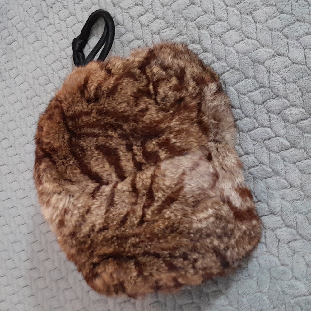 Vintage 1920s-30s Flapper Era Hand Muff with inside  zipper pocket.